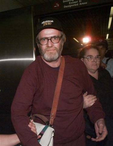 FBI Searches Home of Man Linked to Tylenol Deaths