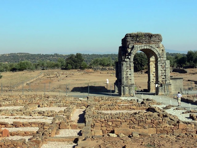 MONUMENTOS (Cáparra)
