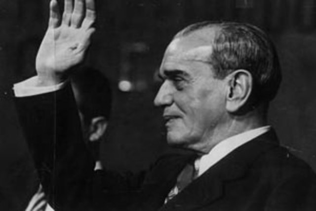 President Adolfo Ruiz Cortinez gave the right to womens to vote.