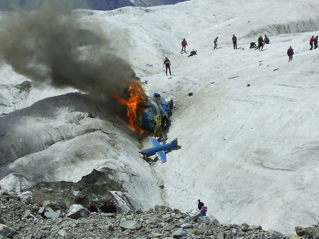Вертолет МЧС Ми-8 разбился при взлете
