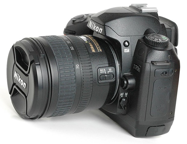 NIKON D70S