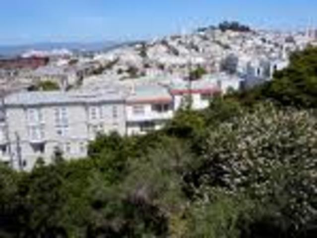 Dali enrolled in San Fransisco Instituite of Art