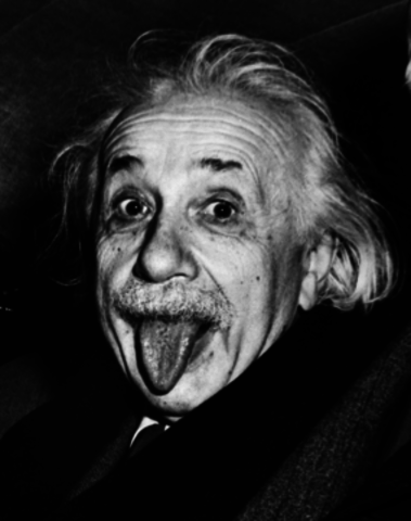 Nace Albert Einstein.