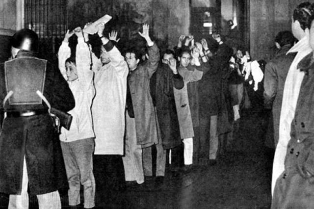 La Noche de los bastones largos