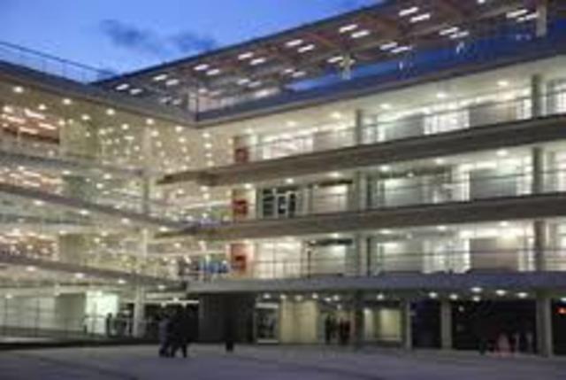 PRIMERA UNIVERSIDAD QUE APLICO LA EDUCACION VIRTUAL EN COLOMBIA