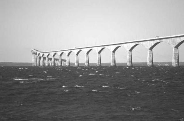 Confederation Bridge linking Prince Edward Island and mainland.