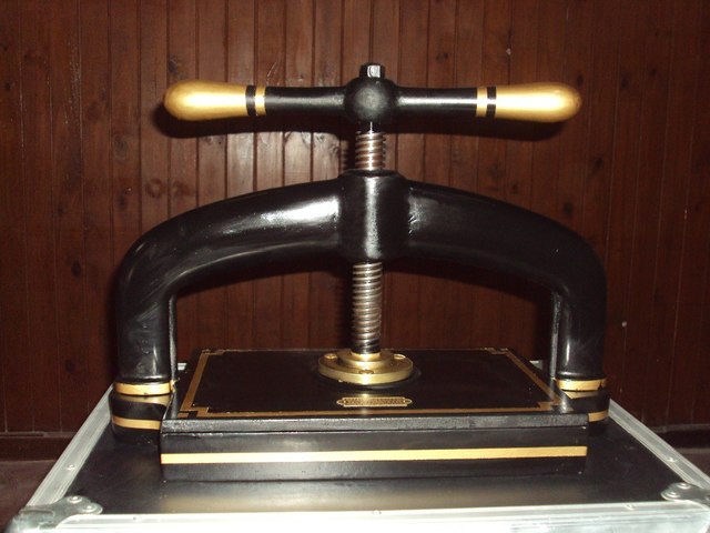 Invencion de la prensa mecanizada