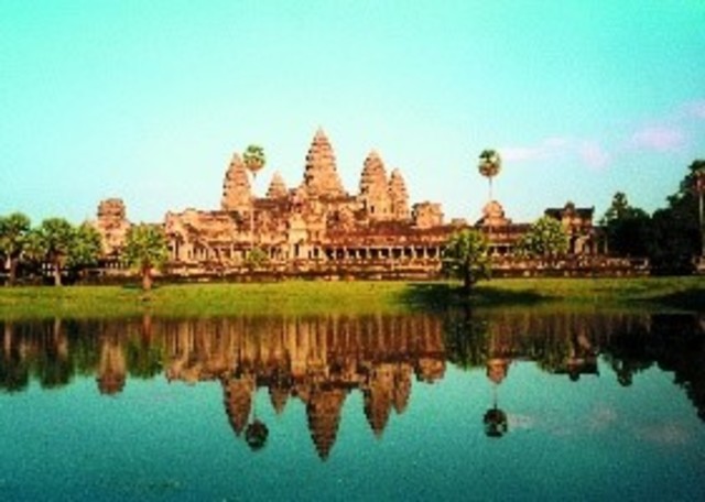 The capital of Angkor and the reuniting of the empire.