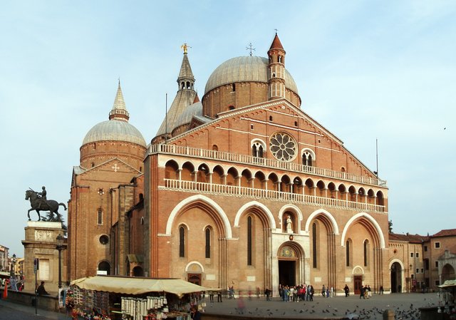 Basílica de San Antonio de Padua (Gótico Italia)