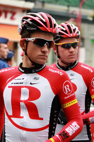 Contract with Radioshack