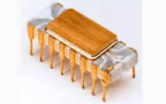 Первый в мире микропроцессор