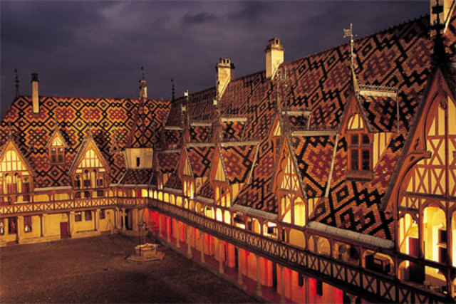 Hôtel-Dieu de Beaune (Gótico Francés)
