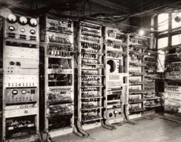 PRIMER COMPUTADOR AMERICANO