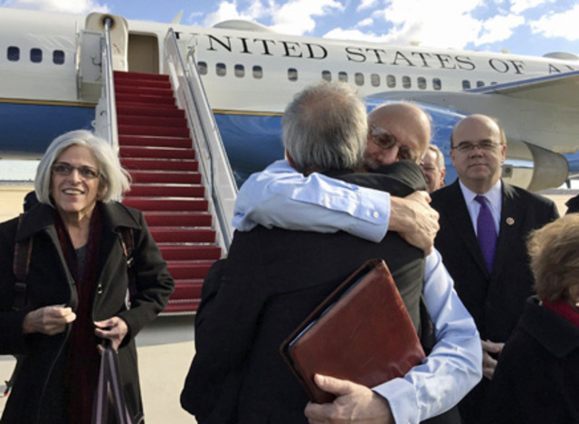 U.S. and Cuba move to restore Diplomatic Ties