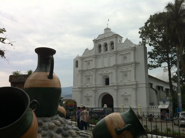 Se traslada a Salamá, Guatemala