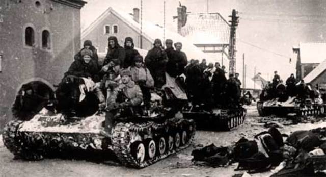 Наступление советских войск в Польше и Восточной Пруссии («Висло-Одерская операция»).