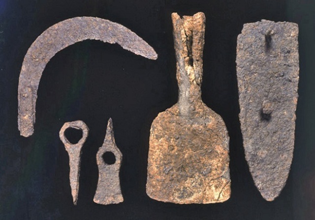 EDAT DE FERRO (1200 a. C.)