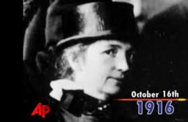 Margaret Sanger opens the first U.S