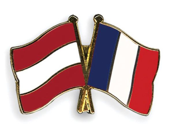 La France et L’Autriche veulent prendre la trône.