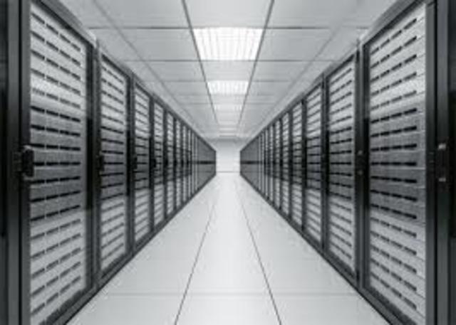 Se introduce el término mainframe