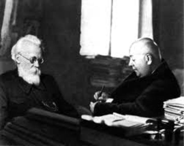 Sheldon Bidwell experiments with his Telephotography