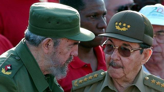 Succession par son frère Raul Castro
