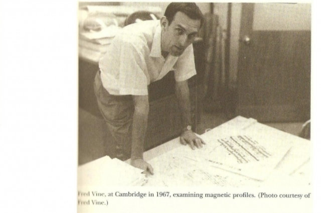 Nacimiento de Frederick John Vine (n. 17 de junio de 1939) es un geólogo marino y geofísico, uno de los principales contribuyentes a la teoría de las placas tectónicas.