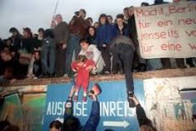 Fall of the Berlin Wall, Ronald Reagan