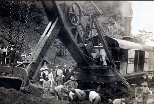 building the panama canal