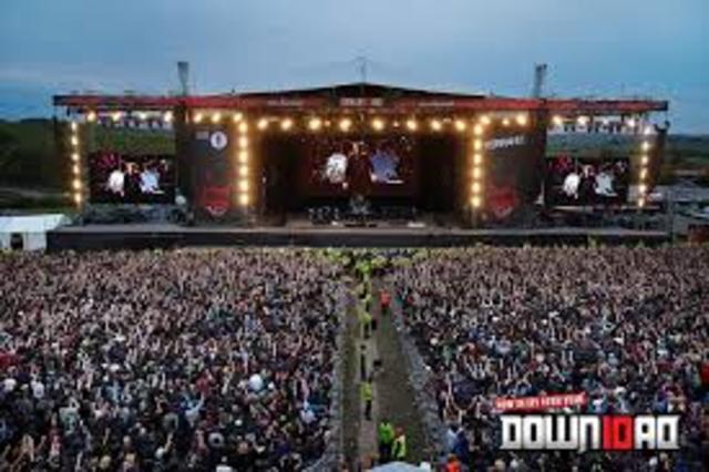 hatebreed perform at download + headline 2nd stage ozfest.