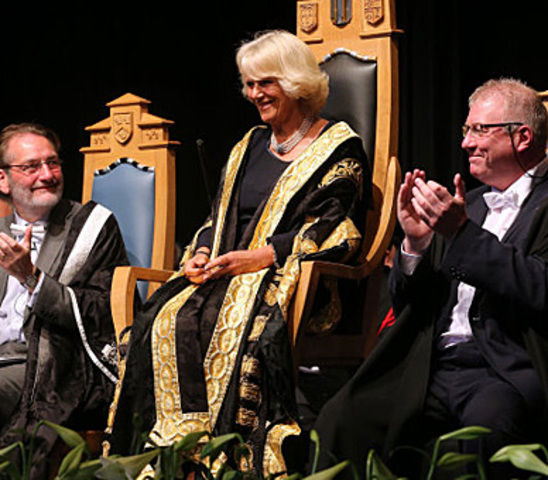 Посвящение в рыцари Иана Даймонд, нынешнего директора и вице-канцлера университета Абердина, за заслуги в области наук и образования
