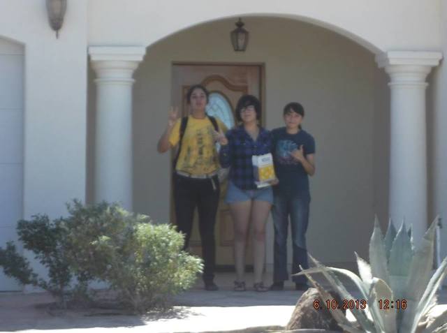 San Felipe con mariana y flor