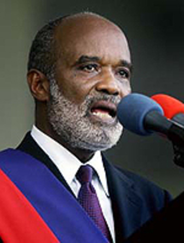 A l’élections présidentielles en novembre 1995 René Préval a gagné avec de support de Jean Bertrand Aristide.