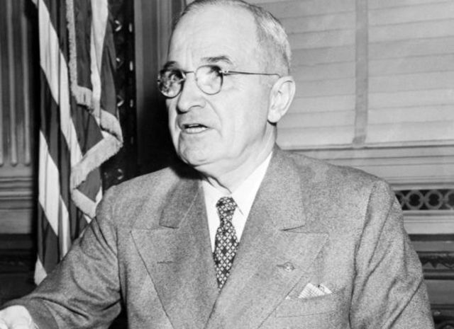 Harry Truman Authorizes the Use of the Atomic Bomb, 1945