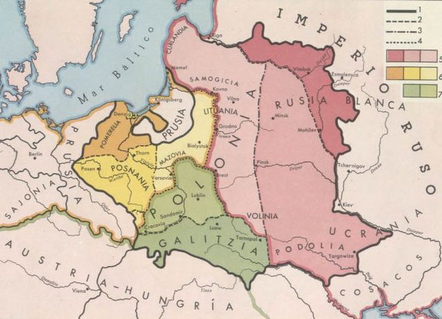 Polonia se restableció como estado pero perdió territorios a favor de Rusia, Alemania y el Imperio Austro-Hungaro