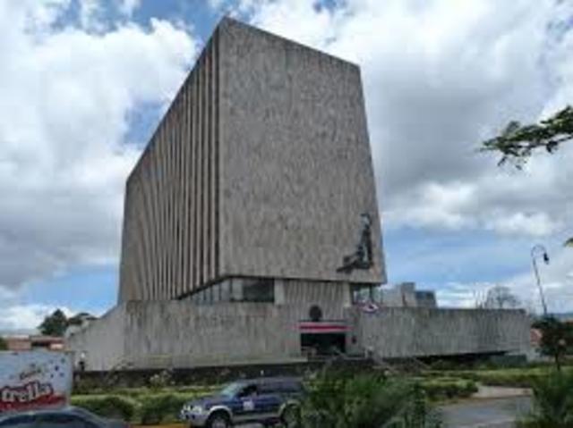 Intervención de la Sala Constitucional. Se prohibe procedimiento.