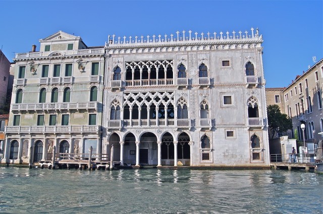 Ca d'Oro by Giovanni Bon and his son Bartolomeo Bon