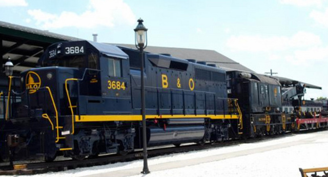 1828 the Baltimore and Ohio Railroad laid 13 miles of track