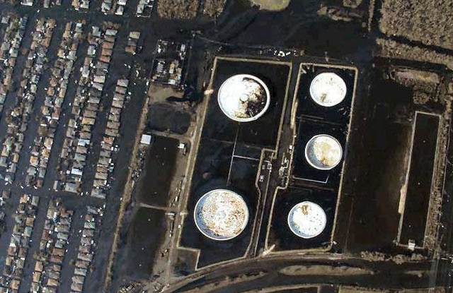 Hurricane-Katrina-Chalmette-oil-spill-