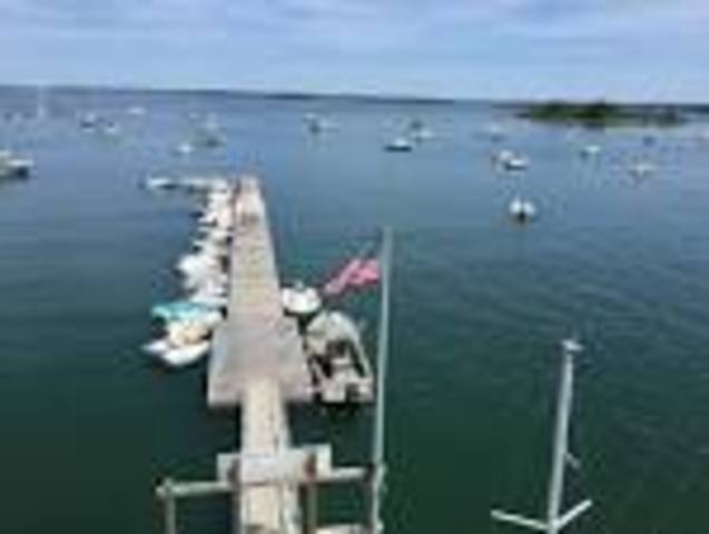 Holmes tries to find Smith and the Aurora