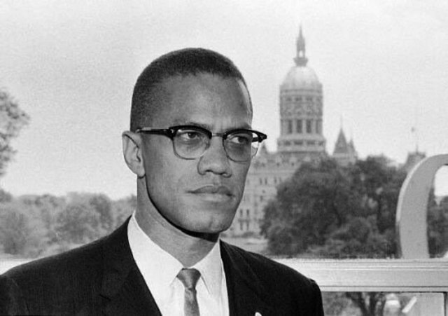 En aout 1952, il sort de prison