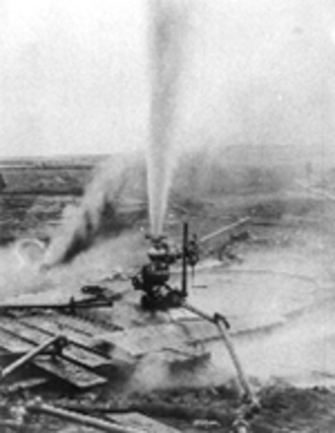 First oil shipment exported from Qatar