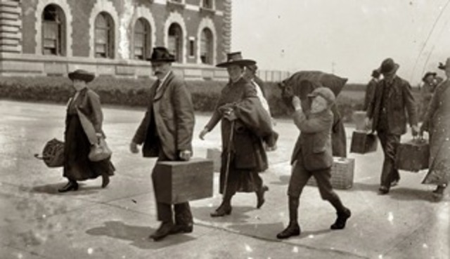 Ellis Island opens to screen immigrants