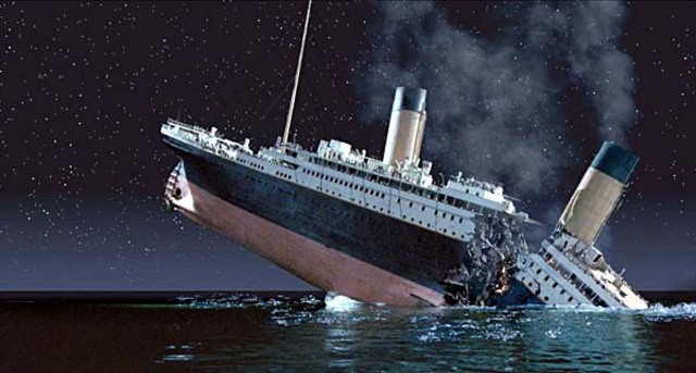 S.S. Titanic Sinks