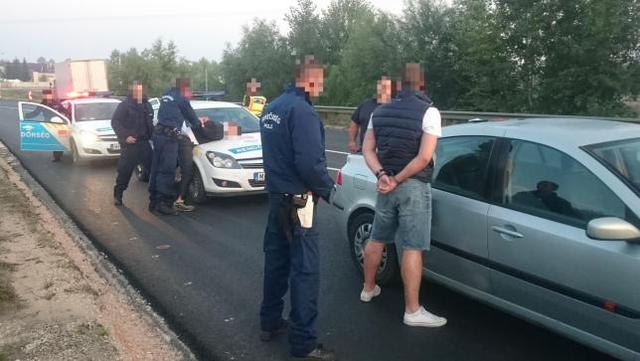 Öt embercsempészt fogtak hajnalban Csongrádban