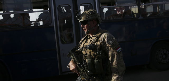 Döntött a parlament: bevetik a hadsereget a határnál