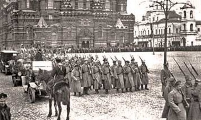 The Bolsheviks Take Control of the Russian Government