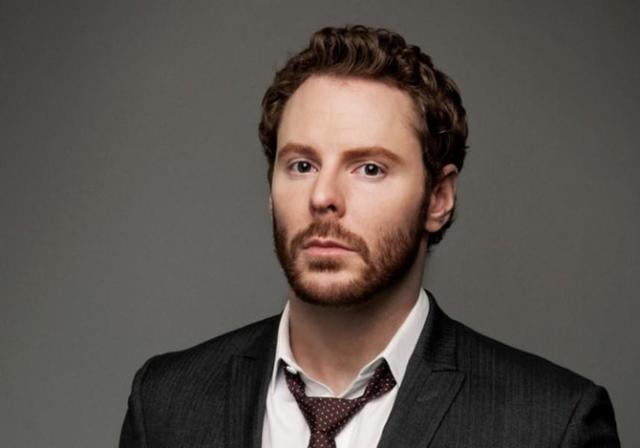 Facebook регистрируется в качестве компании, и Паркер становится её первым президентом