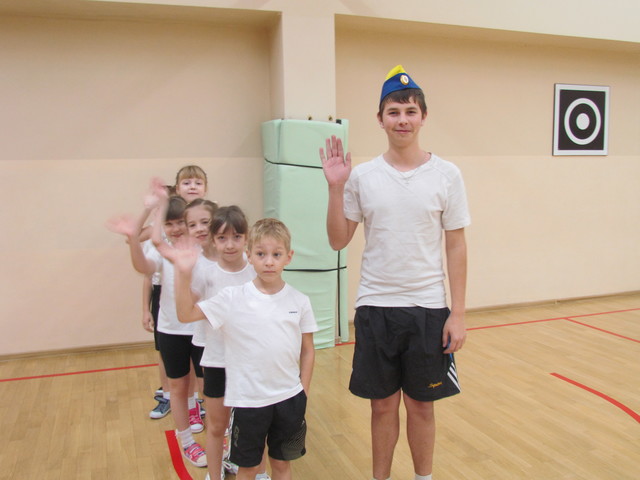 Вселые старты по ПДД (1 класс)