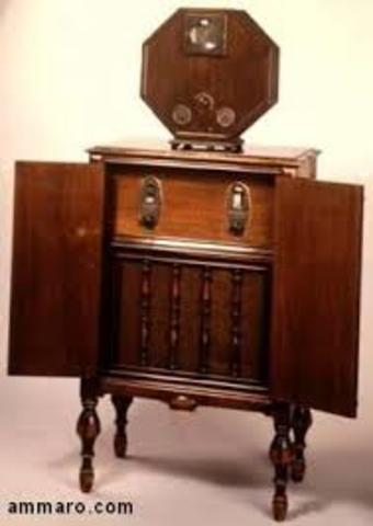 3 inch General Electric Octagon Television